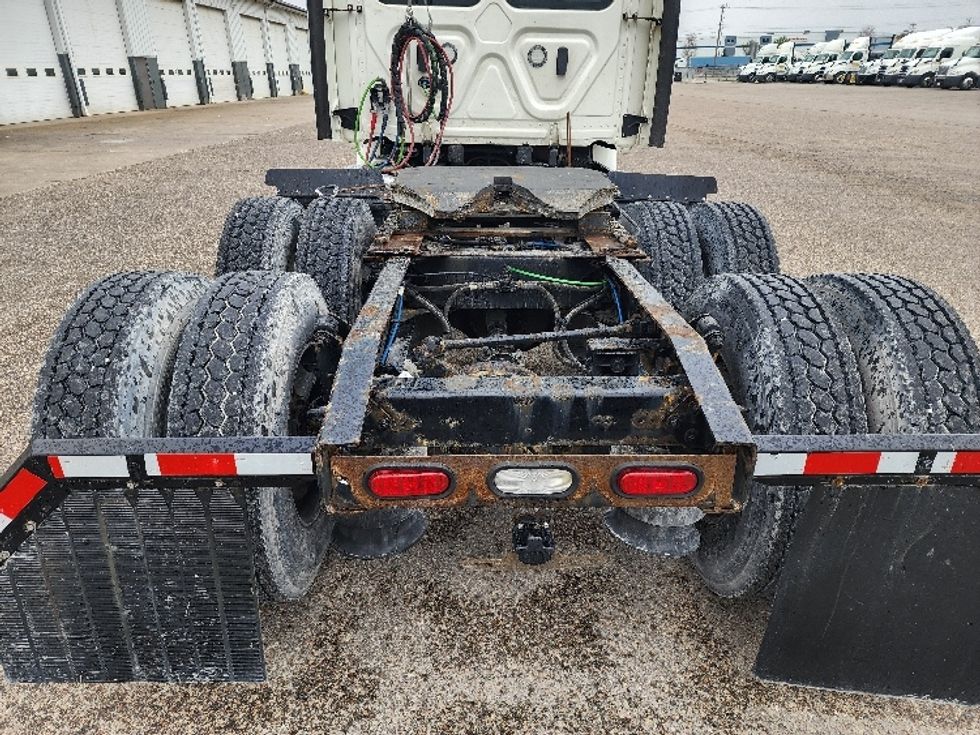 Day Cab Tractor-Heavy Duty Tractors-Freightliner-2018-Cascadia 11364ST-Sturtevant-WI-585,472\n\t\tmiles-$ 26,250 - Image 6