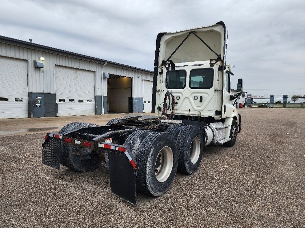 Day Cab Tractor-Heavy Duty Tractors-Freightliner-2018-Cascadia 11364ST-Sturtevant-WI-585,472\n\t\tmiles-$ 26,250 - Image 7