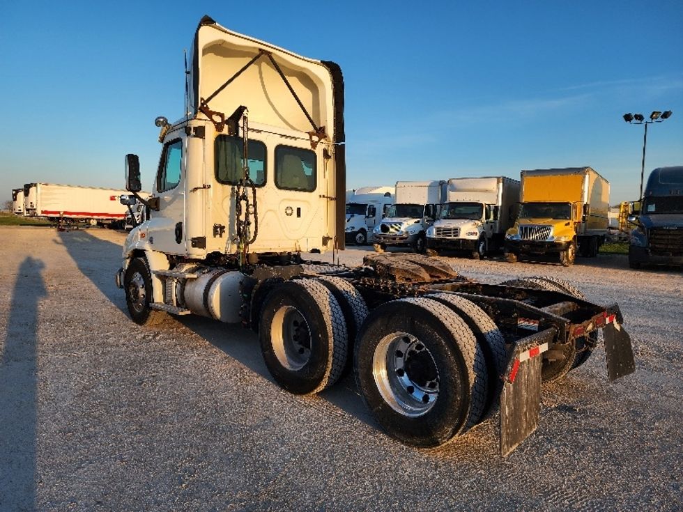 Day Cab Tractor-Heavy Duty Tractors-Freightliner-2018-Cascadia 11364ST-Sturtevant-WI-587,173\n\t\tmiles-$ 24,250 - Image 5