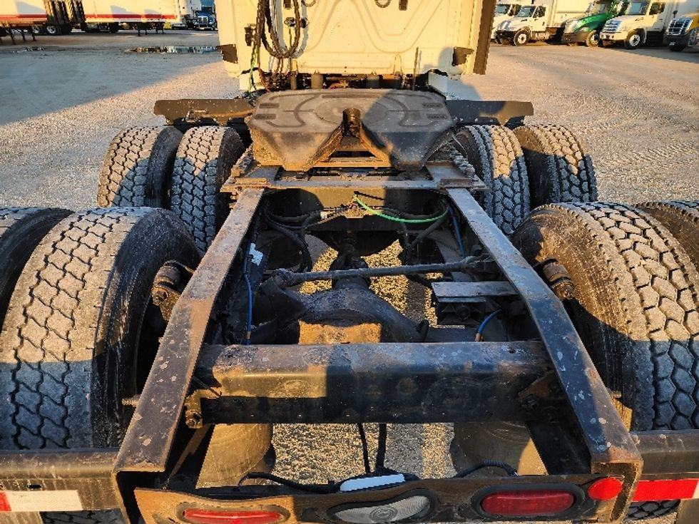 Day Cab Tractor-Heavy Duty Tractors-Freightliner-2018-Cascadia 11364ST-Sturtevant-WI-587,173\n\t\tmiles-$ 24,250 - Image 6