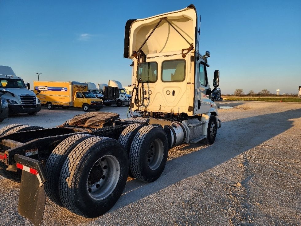 Day Cab Tractor-Heavy Duty Tractors-Freightliner-2018-Cascadia 11364ST-Sturtevant-WI-587,173\n\t\tmiles-$ 24,250 - Image 7