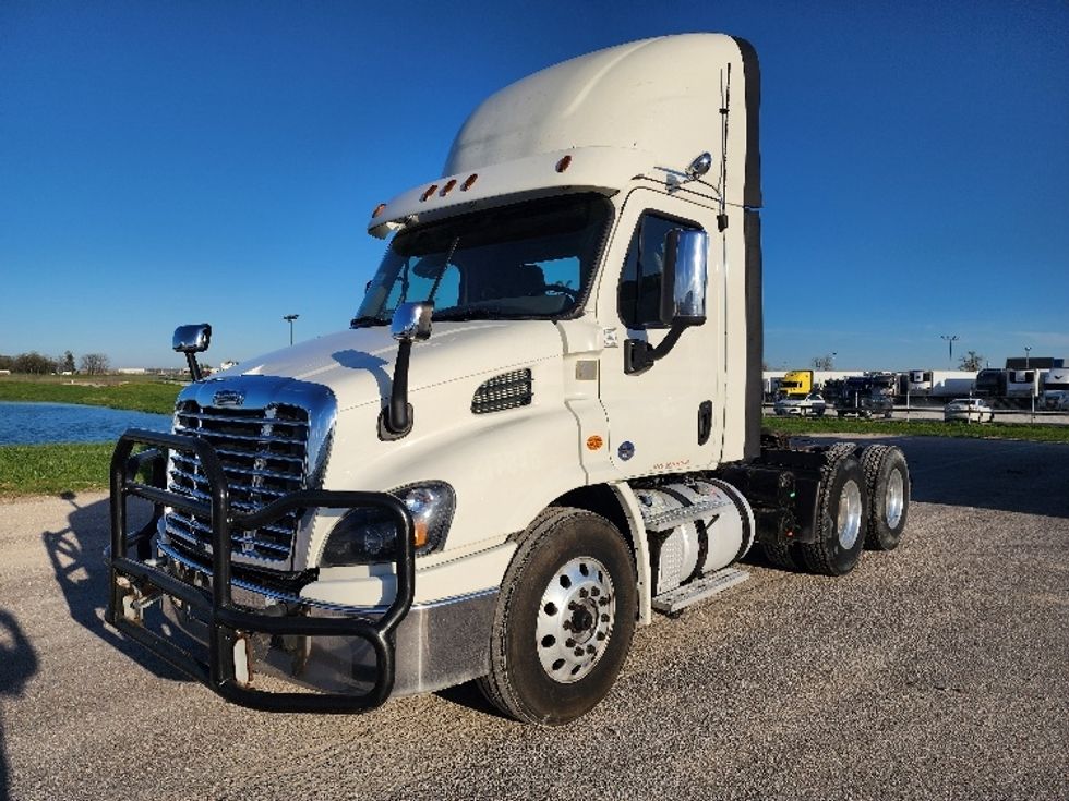 Day Cab Tractor-Heavy Duty Tractors-Freightliner-2018-Cascadia 11364ST-Sturtevant-WI-589,876\n\t\tmiles-$ 26,000 - Image 3