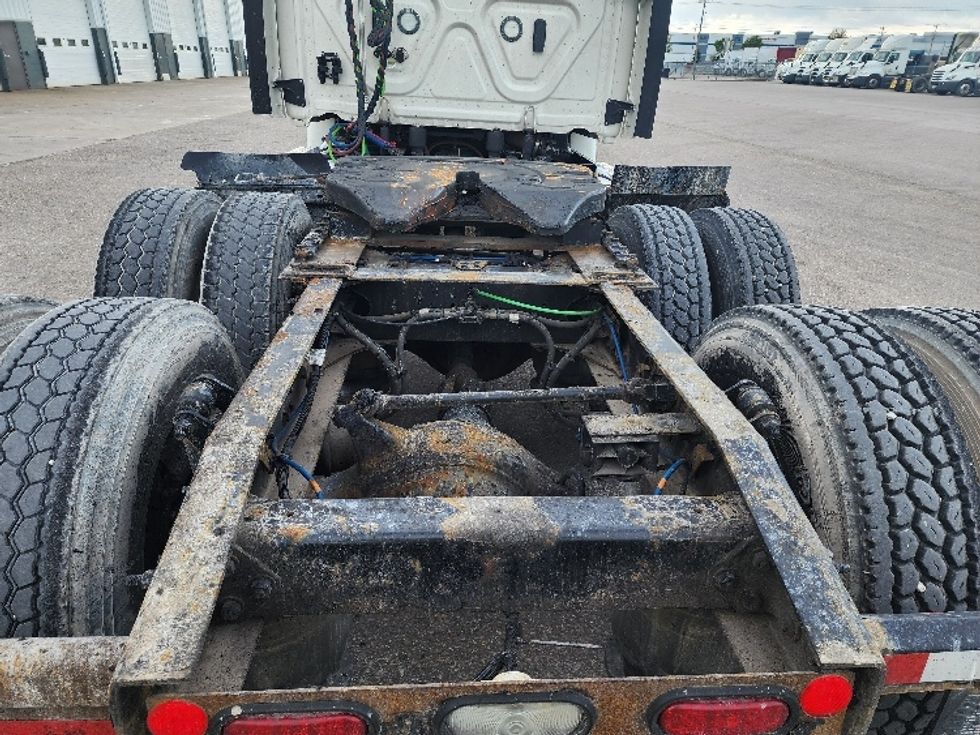Day Cab Tractor-Heavy Duty Tractors-Freightliner-2018-Cascadia 11364ST-Sturtevant-WI-591,733\n\t\tmiles-$ 25,750 - Image 6