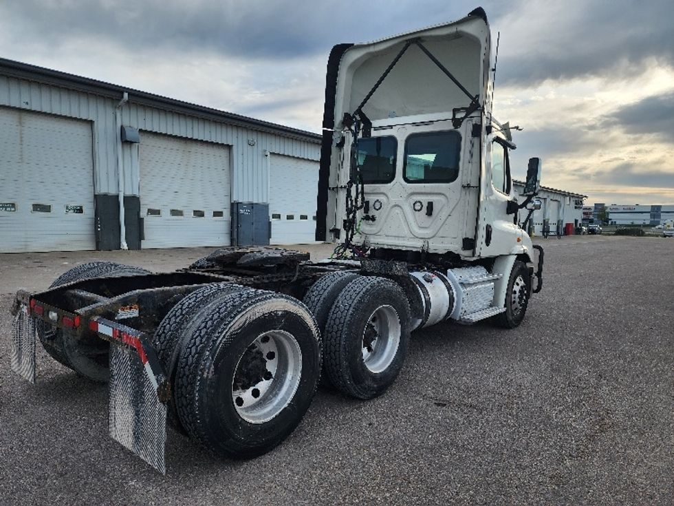 Day Cab Tractor-Heavy Duty Tractors-Freightliner-2018-Cascadia 11364ST-Sturtevant-WI-591,733\n\t\tmiles-$ 25,750 - Image 7