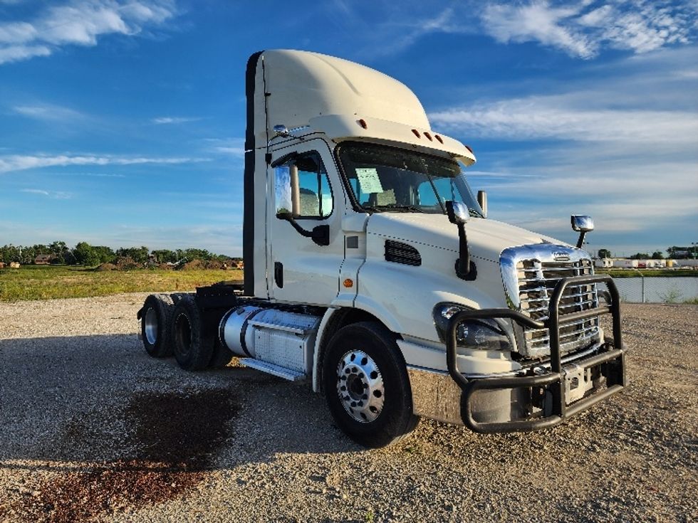 Day Cab Tractor-Heavy Duty Tractors-Freightliner-2018-Cascadia 11364ST-Sturtevant-WI-602,581\n\t\tmiles-$ 25,250 - Image 1