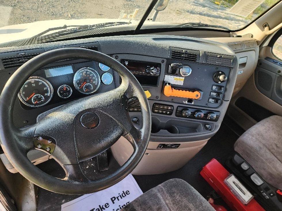 Day Cab Tractor-Heavy Duty Tractors-Freightliner-2018-Cascadia 11364ST-Sturtevant-WI-602,581\n\t\tmiles-$ 25,250 - Image 10