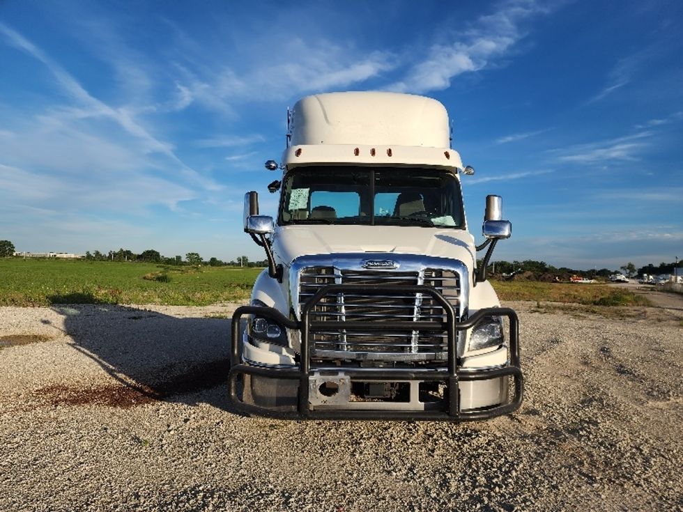 Day Cab Tractor-Heavy Duty Tractors-Freightliner-2018-Cascadia 11364ST-Sturtevant-WI-602,581\n\t\tmiles-$ 25,250 - Image 2