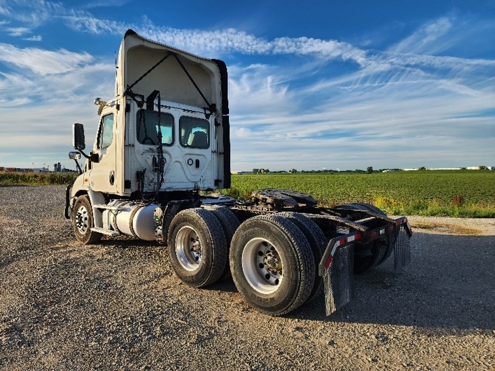 Day Cab Tractor-Heavy Duty Tractors-Freightliner-2018-Cascadia 11364ST-Sturtevant-WI-602,581\n\t\tmiles-$ 25,250 - Image 5