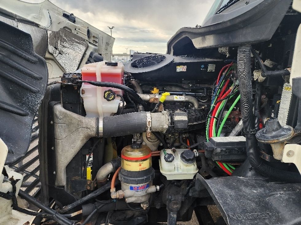 Day Cab Tractor-Heavy Duty Tractors-Freightliner-2018-Cascadia 11364ST-Sturtevant-WI-605,548\n\t\tmiles-$ 27,500 - Image 16