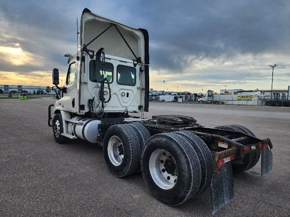 Day Cab Tractor-Heavy Duty Tractors-Freightliner-2018-Cascadia 11364ST-Sturtevant-WI-605,548\n\t\tmiles-$ 27,500 - Image 5