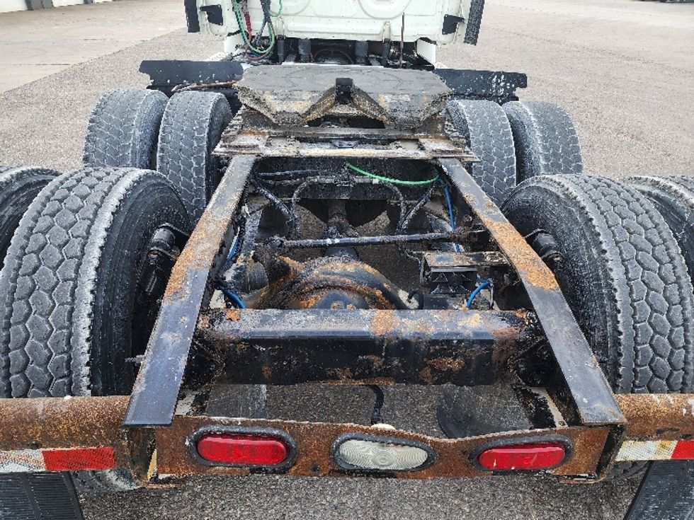 Day Cab Tractor-Heavy Duty Tractors-Freightliner-2018-Cascadia 11364ST-Sturtevant-WI-605,548\n\t\tmiles-$ 27,500 - Image 6