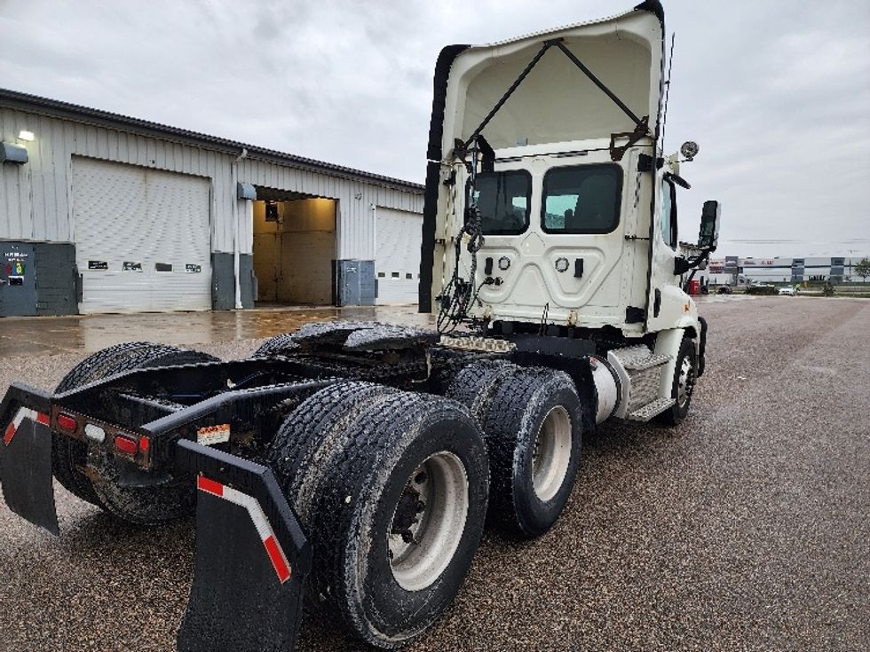 Day Cab Tractor-Heavy Duty Tractors-Freightliner-2018-Cascadia 11364ST-Sturtevant-WI-624,526\n\t\tmiles-$ 23,000 - Image 7