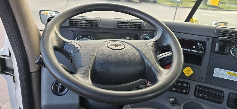 Day Cab Tractor-Heavy Duty Tractors-Freightliner-2018-Cascadia 11364ST-Swedesboro-NJ-276,340\n\t\tmiles-$ 36,750 - Image 11