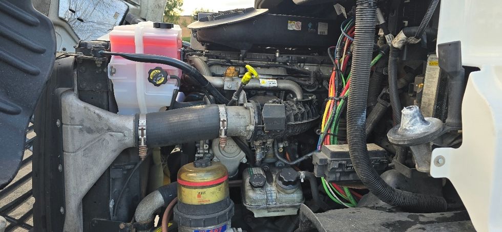 Day Cab Tractor-Heavy Duty Tractors-Freightliner-2018-Cascadia 11364ST-Swedesboro-NJ-276,340\n\t\tmiles-$ 36,750 - Image 16