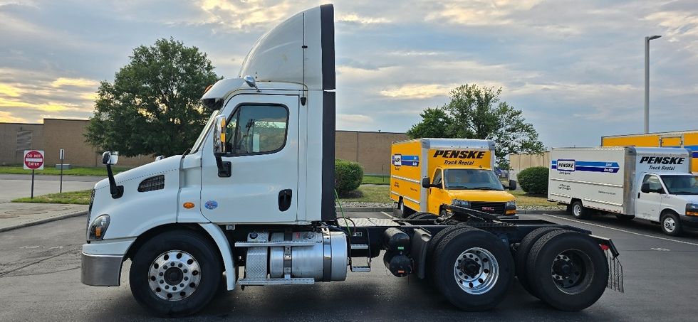Day Cab Tractor-Heavy Duty Tractors-Freightliner-2018-Cascadia 11364ST-Swedesboro-NJ-276,340\n\t\tmiles-$ 36,750 - Image 4