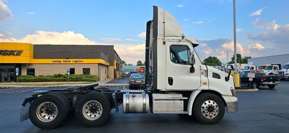 Day Cab Tractor-Heavy Duty Tractors-Freightliner-2018-Cascadia 11364ST-Swedesboro-NJ-276,340\n\t\tmiles-$ 36,750 - Image 8