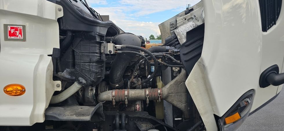 Day Cab Tractor-Heavy Duty Tractors-Freightliner-2018-Cascadia 11364ST-Swedesboro-NJ-282,648\n\t\tmiles-$ 36,500 - Image 15