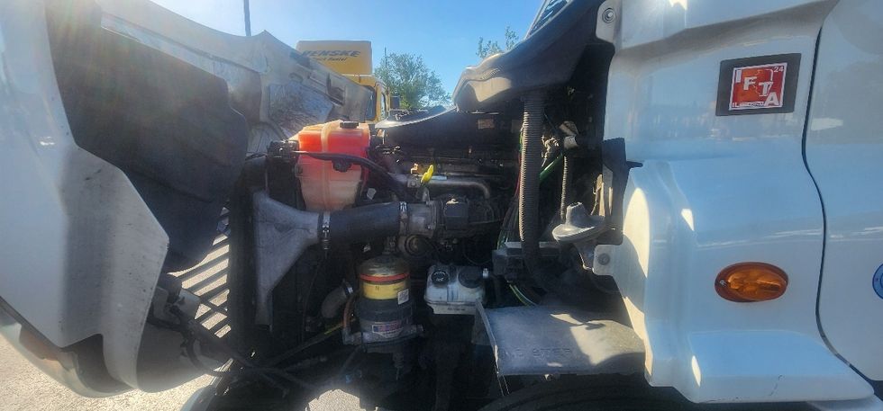 Day Cab Tractor-Heavy Duty Tractors-Freightliner-2018-Cascadia 11364ST-Swedesboro-NJ-299,377\n\t\tmiles-$ 34,750 - Image 16