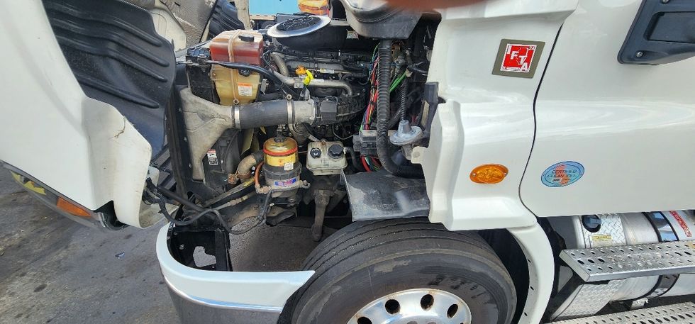 Day Cab Tractor-Heavy Duty Tractors-Freightliner-2018-Cascadia 11364ST-Swedesboro-NJ-301,781\n\t\tmiles-$ 45,500 - Image 16