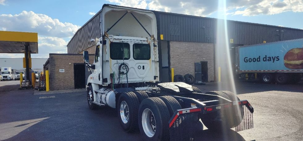 Day Cab Tractor-Heavy Duty Tractors-Freightliner-2018-Cascadia 11364ST-Swedesboro-NJ-301,781\n\t\tmiles-$ 45,500 - Image 5