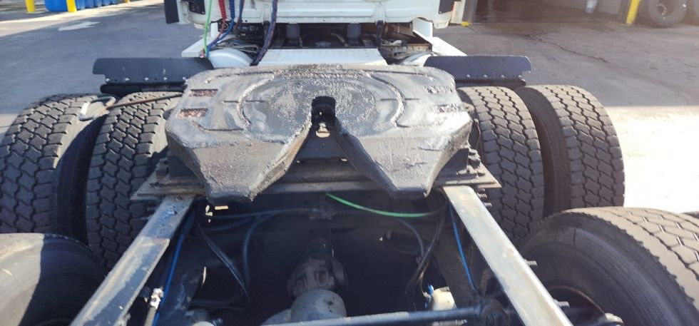 Day Cab Tractor-Heavy Duty Tractors-Freightliner-2018-Cascadia 11364ST-Swedesboro-NJ-301,781\n\t\tmiles-$ 45,500 - Image 6