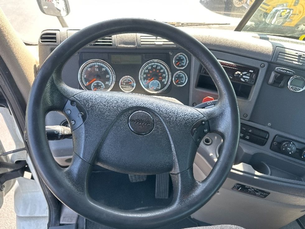 Day Cab Tractor-Heavy Duty Tractors-Freightliner-2018-Cascadia 11364ST-Swedesboro-NJ-316,450\n\t\tmiles-$ 35,250 - Image 11