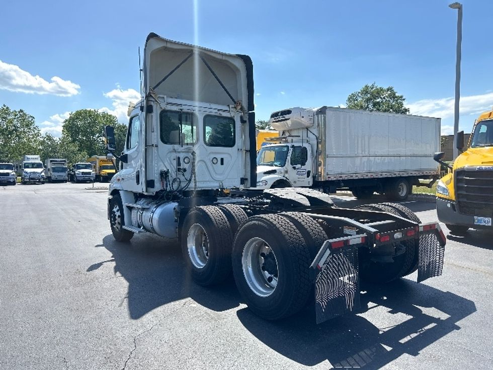 Day Cab Tractor-Heavy Duty Tractors-Freightliner-2018-Cascadia 11364ST-Swedesboro-NJ-316,450\n\t\tmiles-$ 35,250 - Image 5
