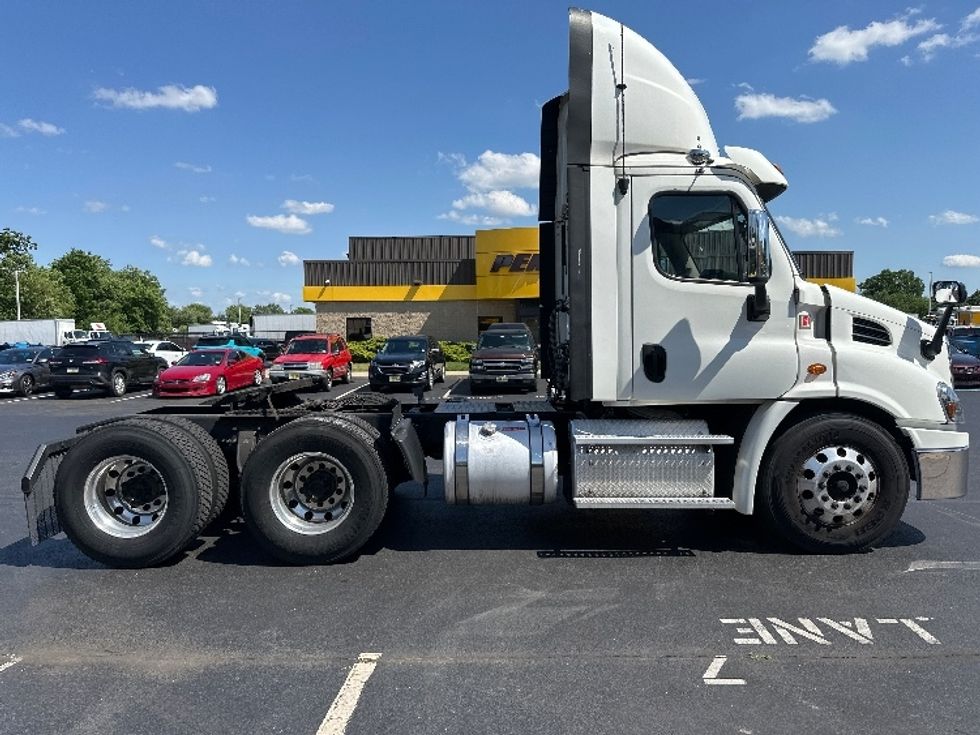 Day Cab Tractor-Heavy Duty Tractors-Freightliner-2018-Cascadia 11364ST-Swedesboro-NJ-316,450\n\t\tmiles-$ 35,250 - Image 8