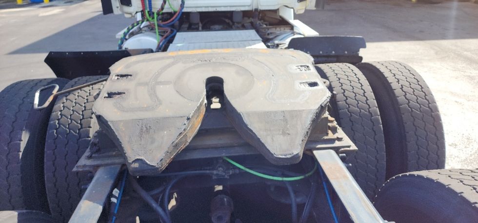 Day Cab Tractor-Heavy Duty Tractors-Freightliner-2018-Cascadia 11364ST-Swedesboro-NJ-336,463\n\t\tmiles-$ 34,000 - Image 6