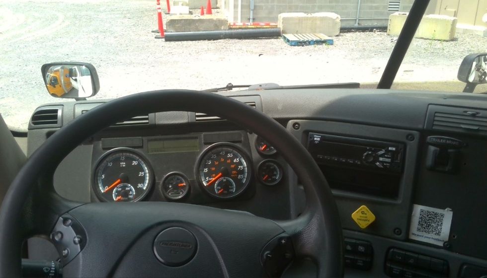 Day Cab Tractor-Heavy Duty Tractors-Freightliner-2018-Cascadia 11364ST-West Mifflin-PA-318,512\n\t\tmiles-$ 42,750 - Image 11