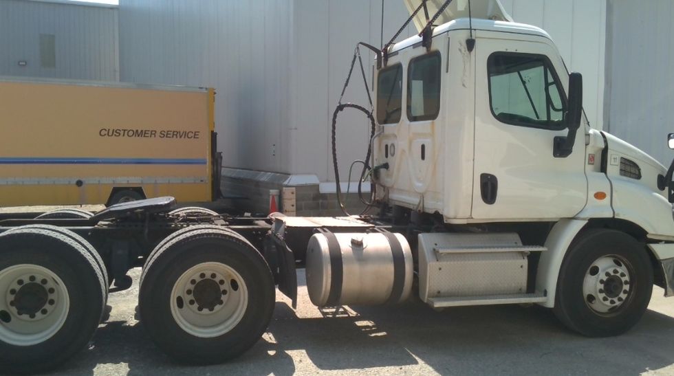 Day Cab Tractor-Heavy Duty Tractors-Freightliner-2018-Cascadia 11364ST-West Mifflin-PA-318,512\n\t\tmiles-$ 42,750 - Image 8