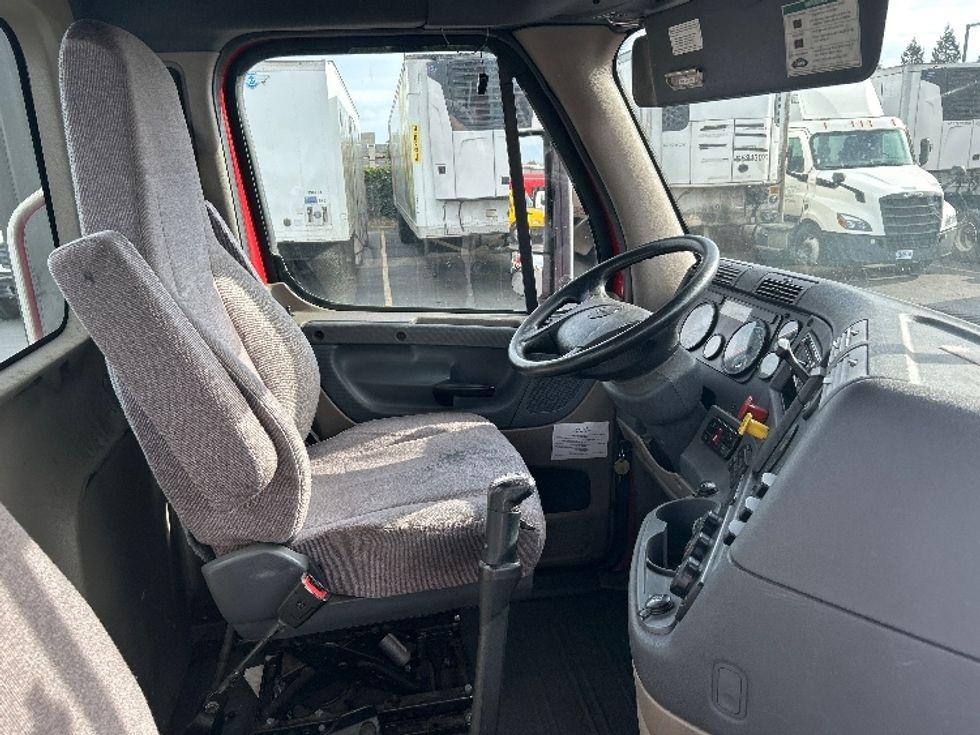 Day Cab Tractor-Heavy Duty Tractors-Freightliner-2018-Cascadia 11364ST-West Sacramento-CA-284,610\n\t\tmiles-$ 37,250 - Image 14