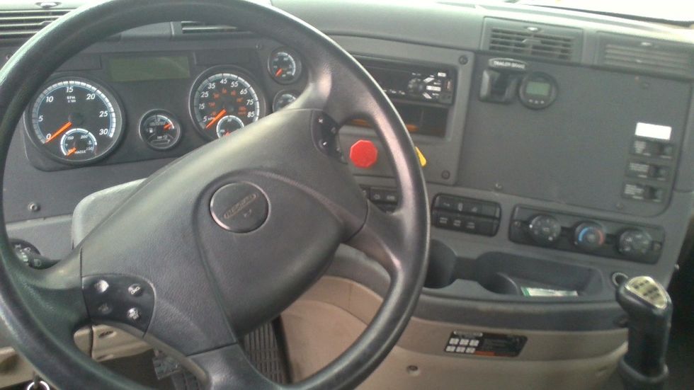 Day Cab Tractor-Heavy Duty Tractors-Freightliner-2018-Cascadia 11364ST-West Sacramento-CA-290,233\n\t\tmiles-$ 37,250 - Image 10