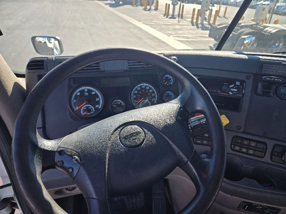 Day Cab Tractor-Heavy Duty Tractors-Freightliner-2018-Cascadia 11364ST-West Sacramento-CA-506,562\n\t\tmiles-$ 34,750 - Image 11