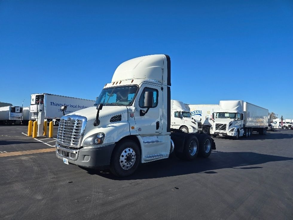Day Cab Tractor-Heavy Duty Tractors-Freightliner-2018-Cascadia 11364ST-West Sacramento-CA-506,562\n\t\tmiles-$ 34,750 - Image 3