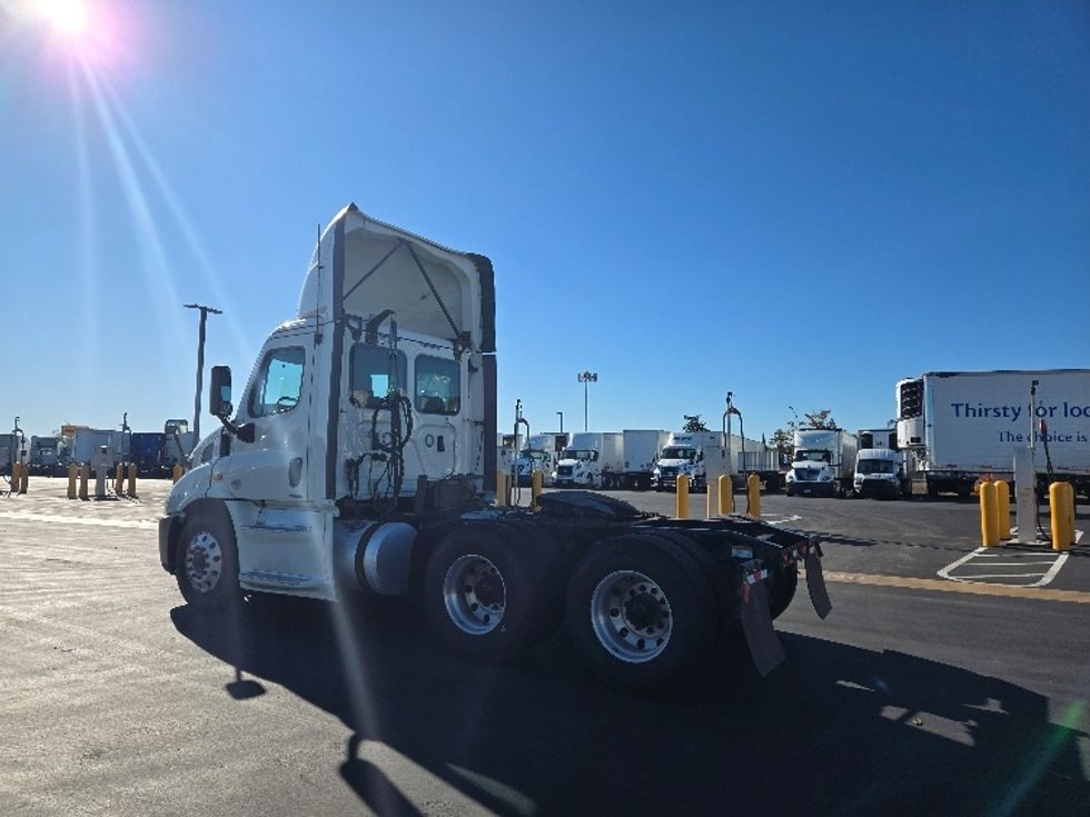 Day Cab Tractor-Heavy Duty Tractors-Freightliner-2018-Cascadia 11364ST-West Sacramento-CA-506,562\n\t\tmiles-$ 34,750 - Image 5