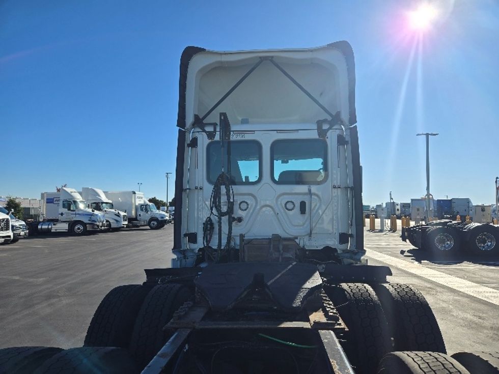 Day Cab Tractor-Heavy Duty Tractors-Freightliner-2018-Cascadia 11364ST-West Sacramento-CA-506,562\n\t\tmiles-$ 34,750 - Image 6