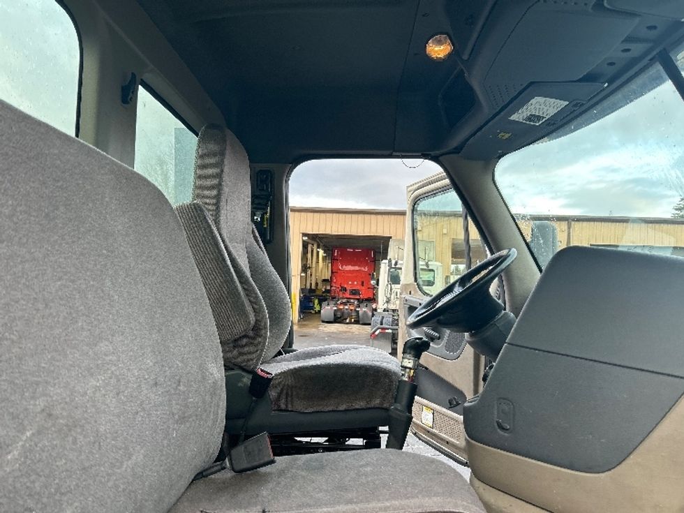 Day Cab Tractor-Heavy Duty Tractors-Freightliner-2018-Cascadia 11364ST-Wilsonville-OR-290,534\n\t\tmiles-$ 40,250 - Image 14