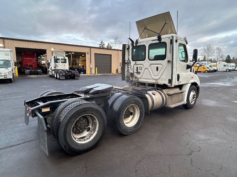Day Cab Tractor-Heavy Duty Tractors-Freightliner-2018-Cascadia 11364ST-Wilsonville-OR-290,534\n\t\tmiles-$ 40,250 - Image 7