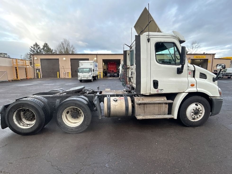 Day Cab Tractor-Heavy Duty Tractors-Freightliner-2018-Cascadia 11364ST-Wilsonville-OR-290,534\n\t\tmiles-$ 40,250 - Image 8