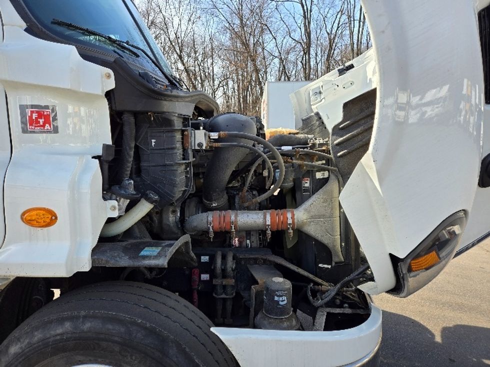 Day Cab Tractor-Heavy Duty Tractors-Freightliner-2018-Cascadia 11364ST-Ypsilanti-MI-314,782\n\t\tmiles-$ 37,000 - Image 15