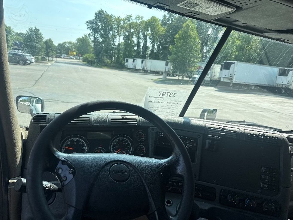 Day Cab Tractor-Heavy Duty Tractors-Freightliner-2018-Cascadia 11364ST-Ypsilanti-MI-515,617\n\t\tmiles-$ 29,500 - Image 11