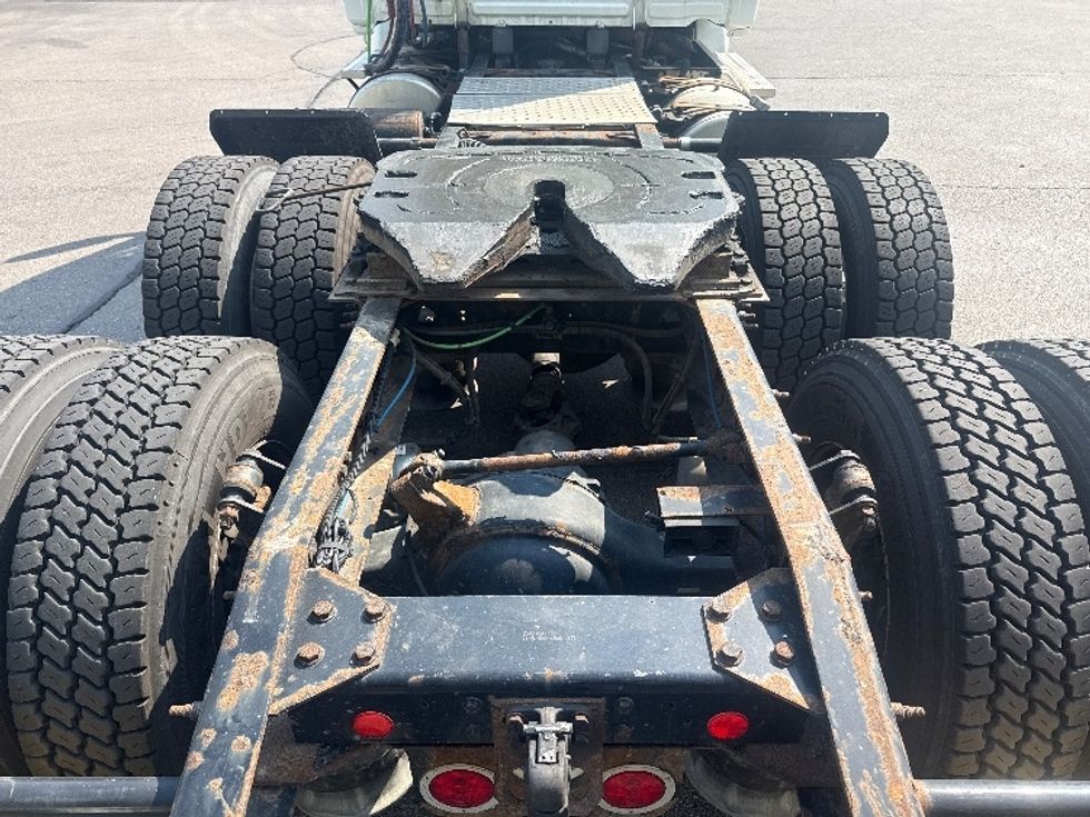 Day Cab Tractor-Heavy Duty Tractors-Freightliner-2018-Cascadia 11364ST-Ypsilanti-MI-515,617\n\t\tmiles-$ 29,500 - Image 6