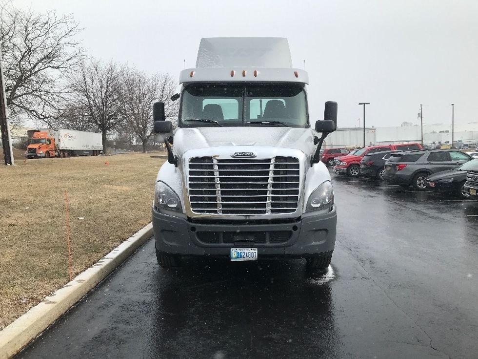 Day Cab Tractor-Heavy Duty Tractors-Freightliner-2018-Cascadia 12542ST-Allentown-PA-268,170\n\t\tmiles-$ 36,500 - Image 2