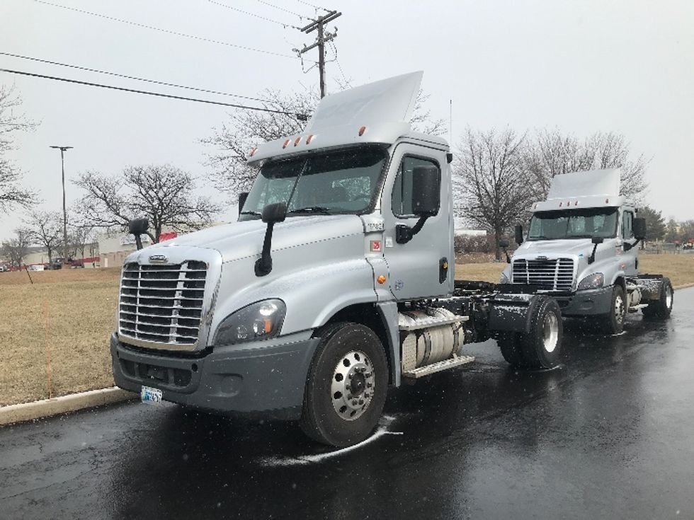 Day Cab Tractor-Heavy Duty Tractors-Freightliner-2018-Cascadia 12542ST-Allentown-PA-268,170\n\t\tmiles-$ 36,500 - Image 3
