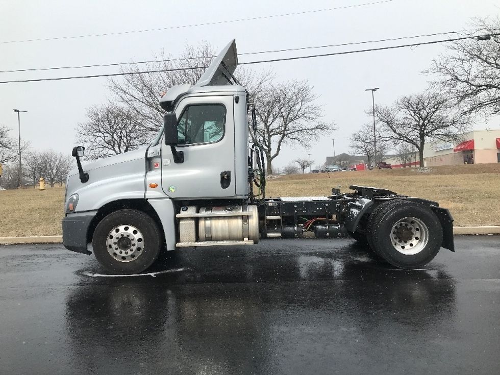 Day Cab Tractor-Heavy Duty Tractors-Freightliner-2018-Cascadia 12542ST-Allentown-PA-268,170\n\t\tmiles-$ 36,500 - Image 4