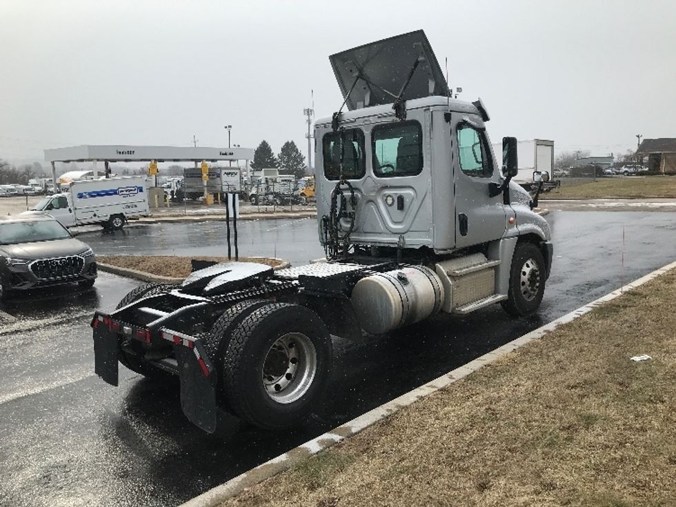 Day Cab Tractor-Heavy Duty Tractors-Freightliner-2018-Cascadia 12542ST-Allentown-PA-268,170\n\t\tmiles-$ 36,500 - Image 7