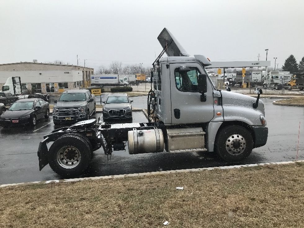 Day Cab Tractor-Heavy Duty Tractors-Freightliner-2018-Cascadia 12542ST-Allentown-PA-268,170\n\t\tmiles-$ 36,500 - Image 8