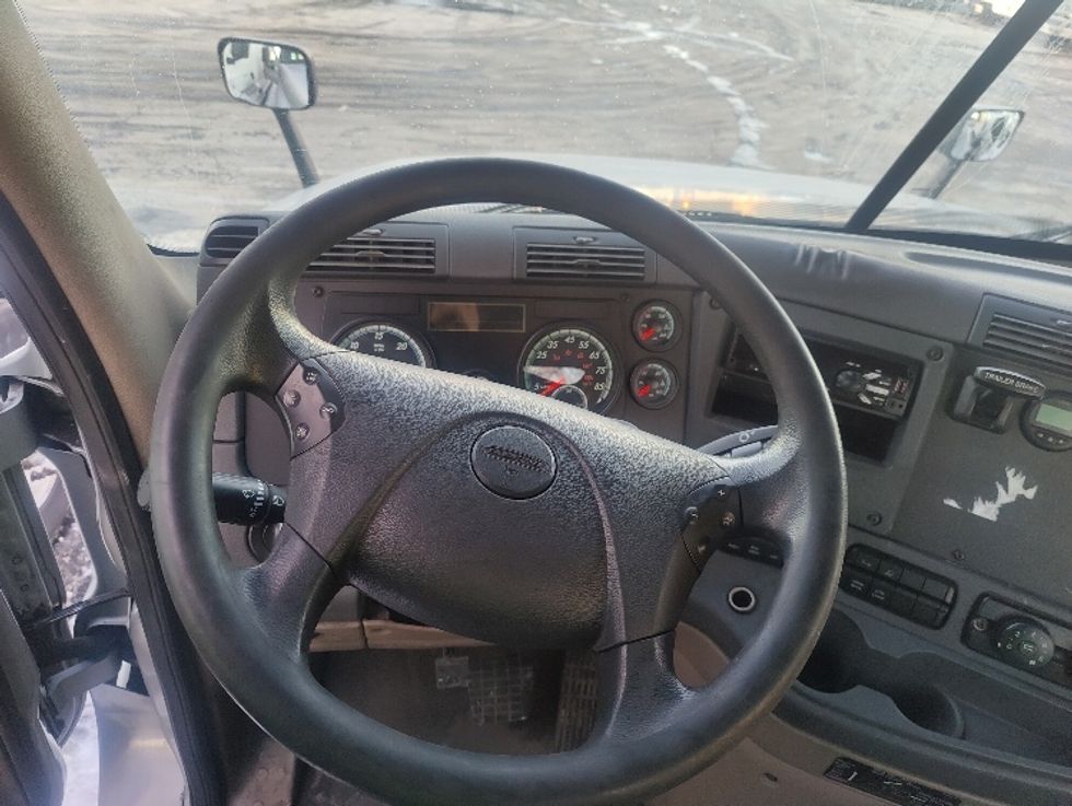 Day Cab Tractor-Heavy Duty Tractors-Freightliner-2018-Cascadia 12542ST-Allentown-PA-288,851\n\t\tmiles-$ 35,500 - Image 11