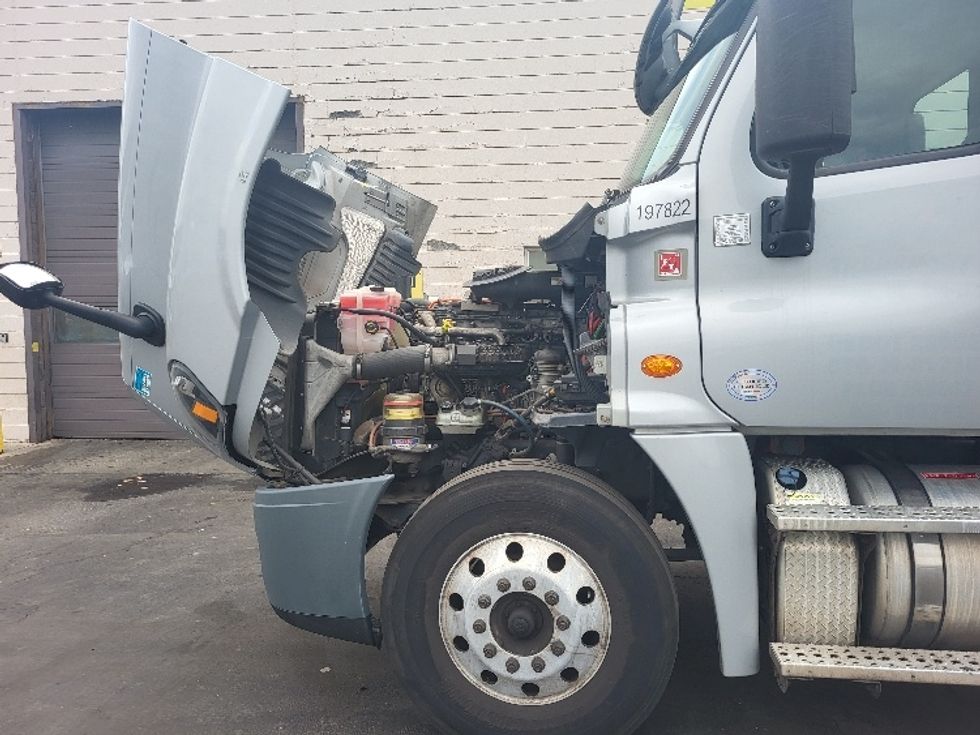 Day Cab Tractor-Heavy Duty Tractors-Freightliner-2018-Cascadia 12542ST-Allentown-PA-288,851\n\t\tmiles-$ 35,500 - Image 15